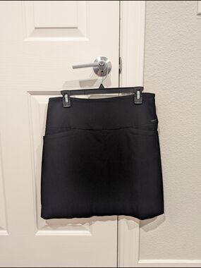 Black Women's Skirt with Clean Silhouette